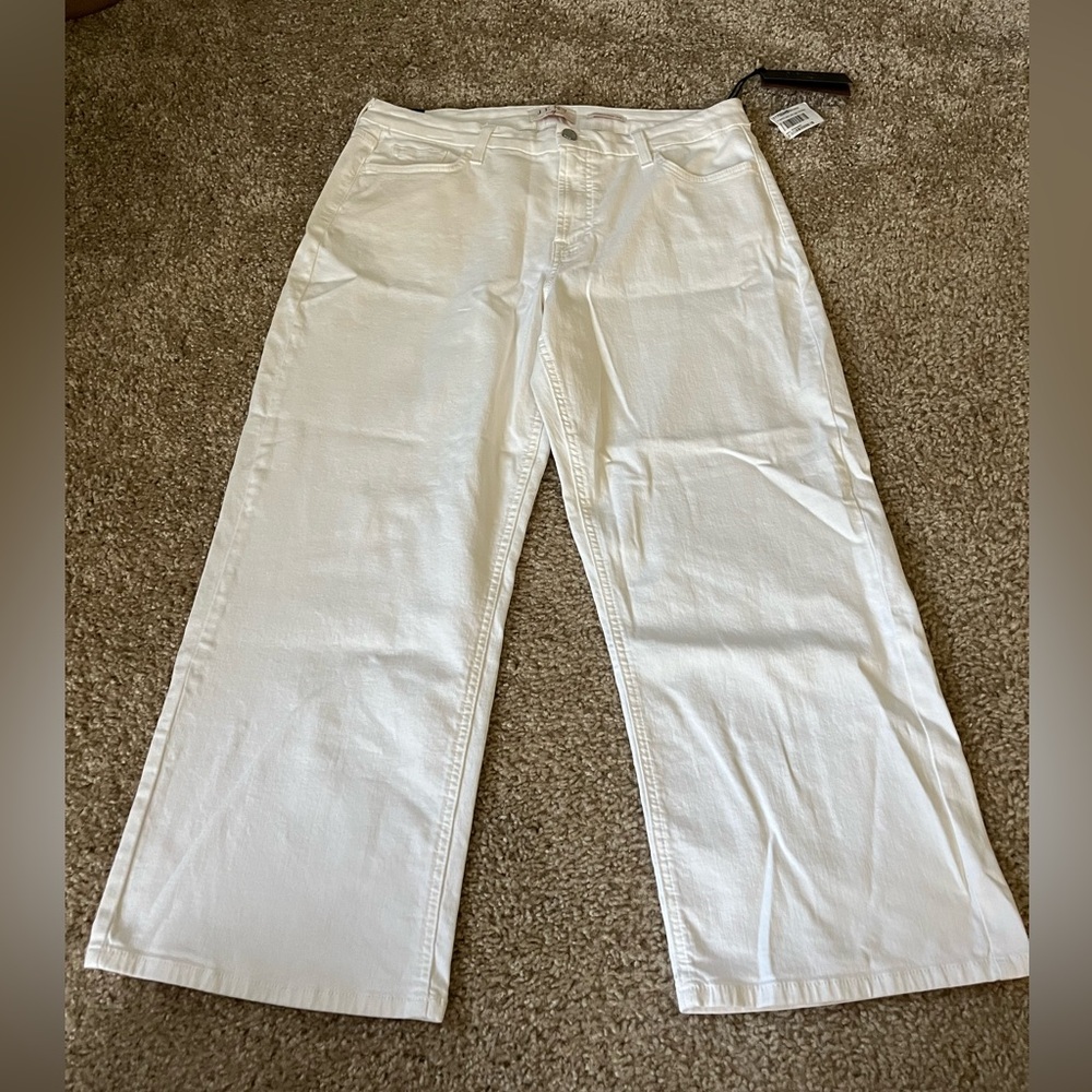Jen7 (7 For All Mankind) Cropped Wide Leg white jean, size 14